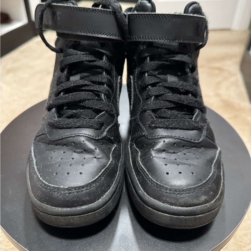 Nike Boy’s Court Borough Mid 2